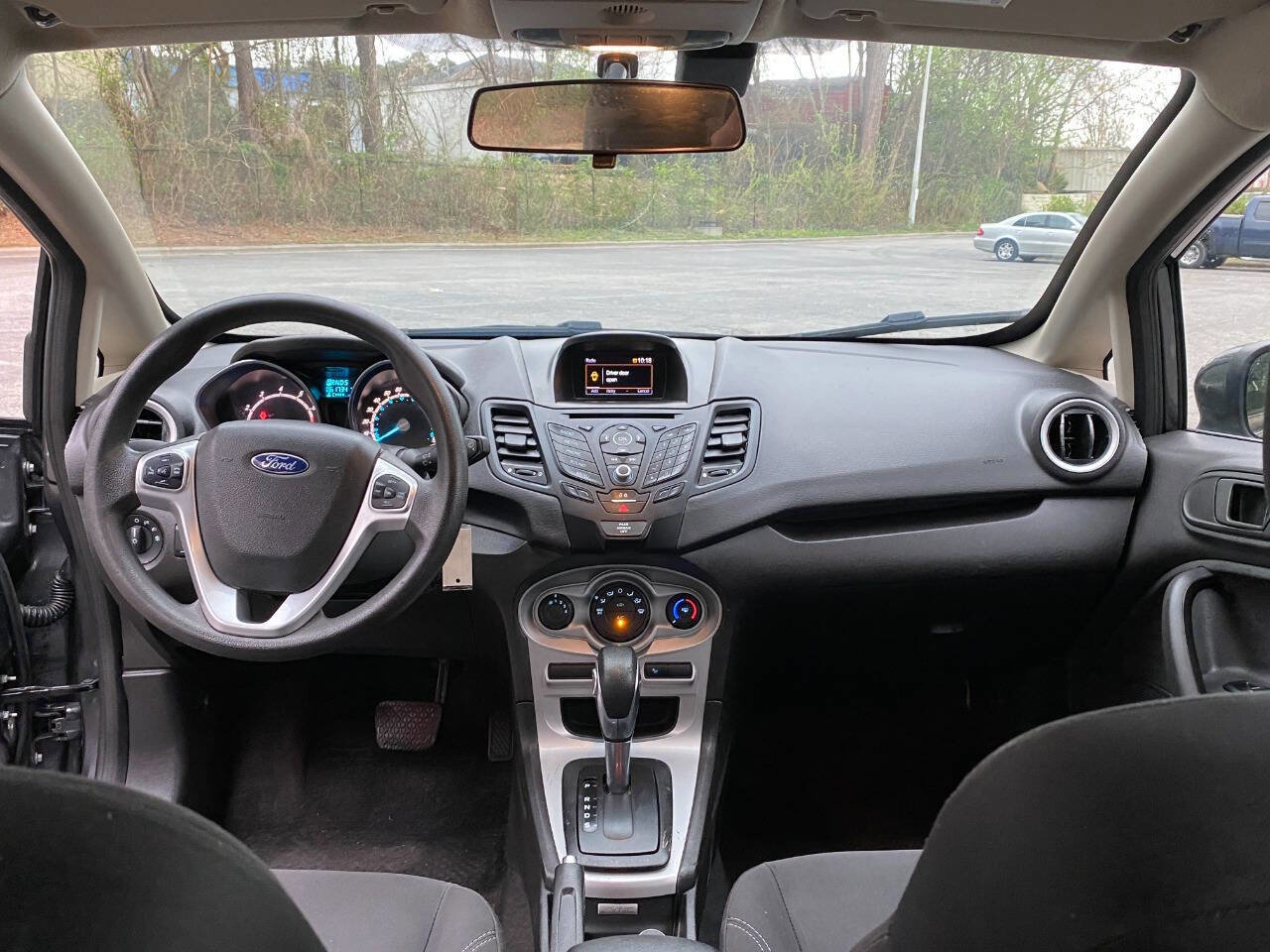 Used 2018 Ford Fiesta SE image 32