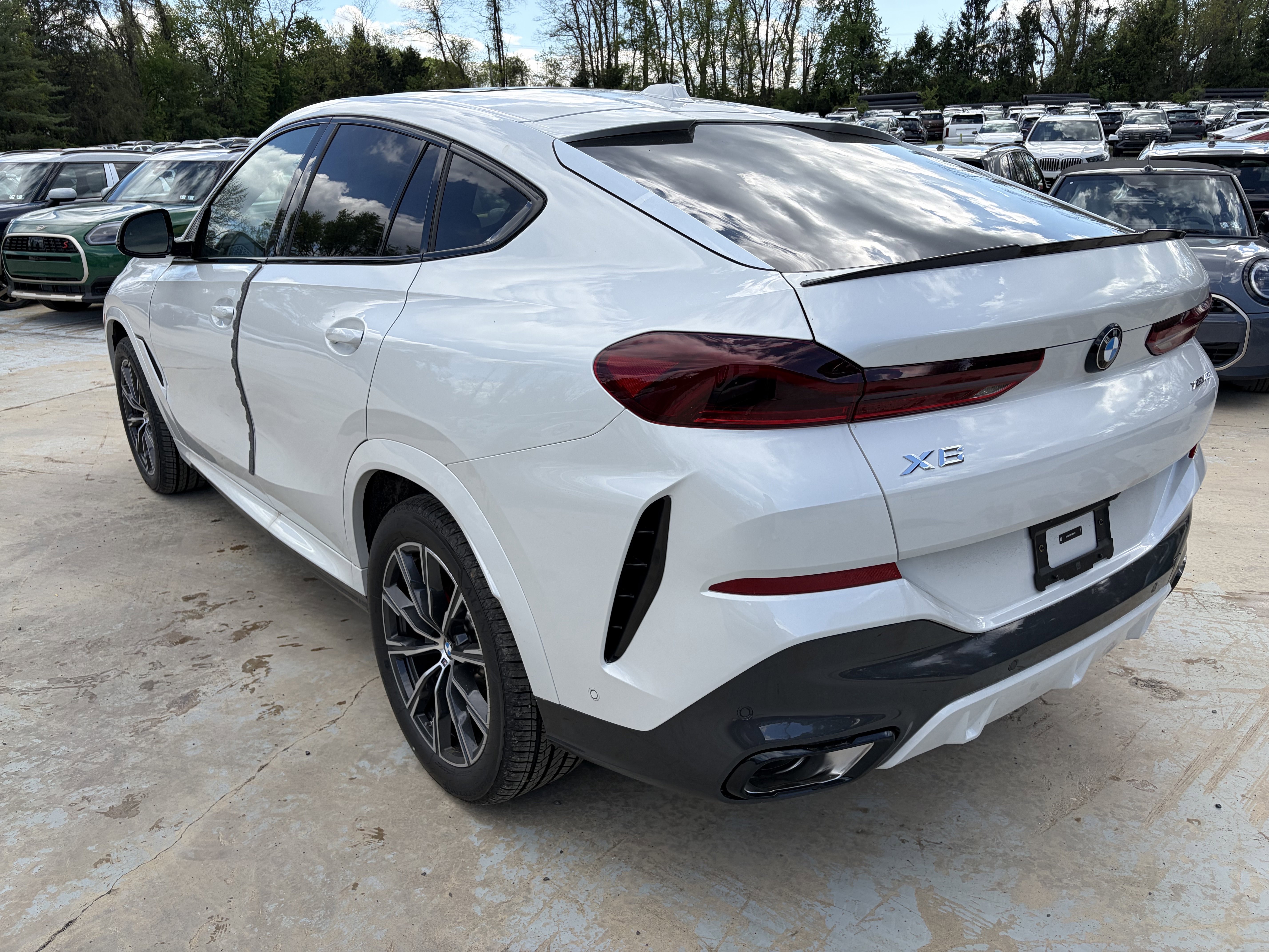 New 2026 BMW X6 xDrive40i w/ Climate Comfort Package image 5