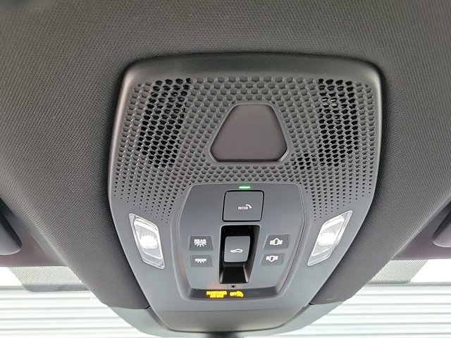 Used 2025 Porsche Macan 4 Electric image 39