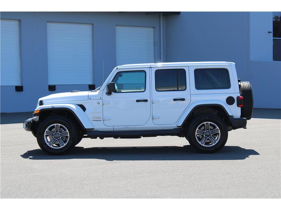 Used 2020 Jeep Wrangler Unlimited Sahara AWD/4WD image 2