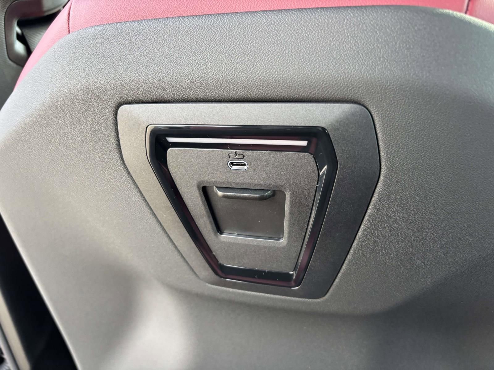 New 2026 BMW 530i xDrive w/ M Sport Package image 35