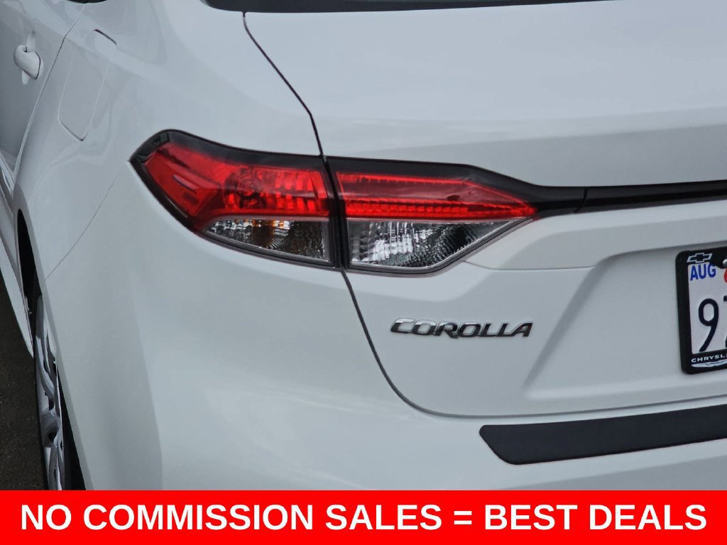 Used 2022 Toyota Corolla LE w/ Carpet Mat Package (TMS) FWD image 39