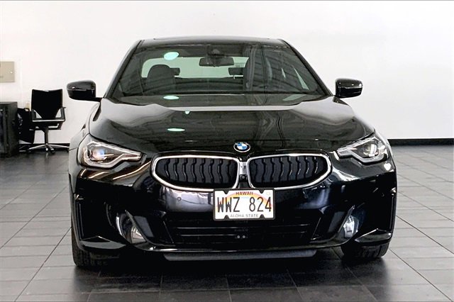 Used 2023 BMW 230i Coupe w/ Premium Package image 3