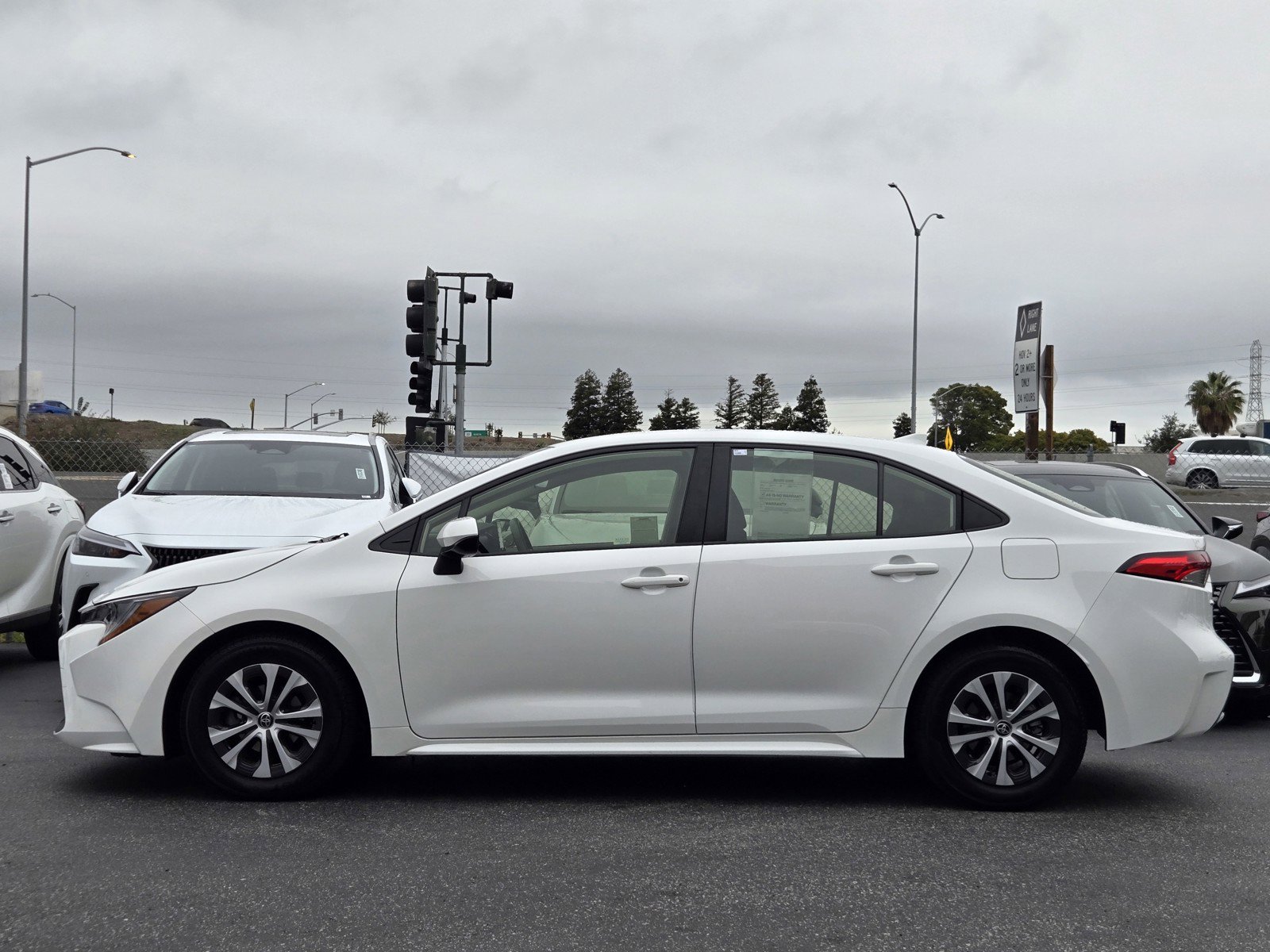 Used 2022 Toyota Corolla LE image 7