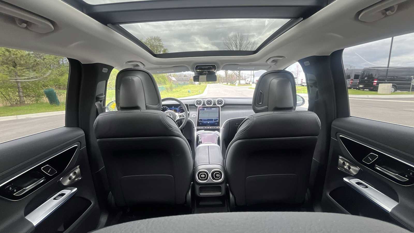 Used 2023 Mercedes-Benz GLC 300 4MATIC image 12