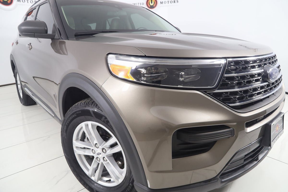 Used 2021 Ford Explorer XLT AWD/4WD image 16