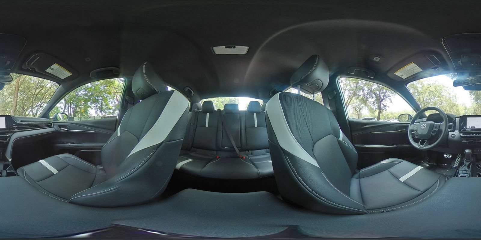 Used 2026 Toyota Camry SE FWD image 40