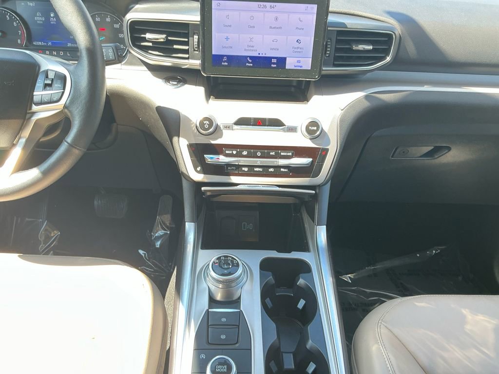 Used 2024 Ford Explorer XLT w/ Equipment Group 202A image 11