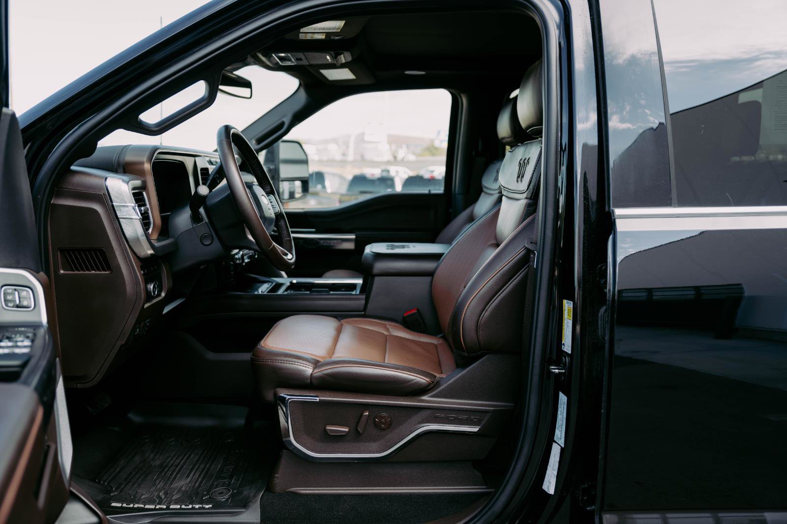 Used 2024 Ford F450 King Ranch w/ FX4 Off-Road Package image 21