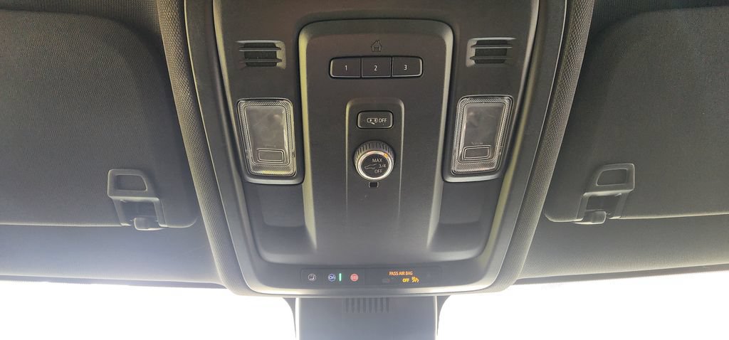 Used 2023 GMC Yukon SLT AWD/4WD image 39