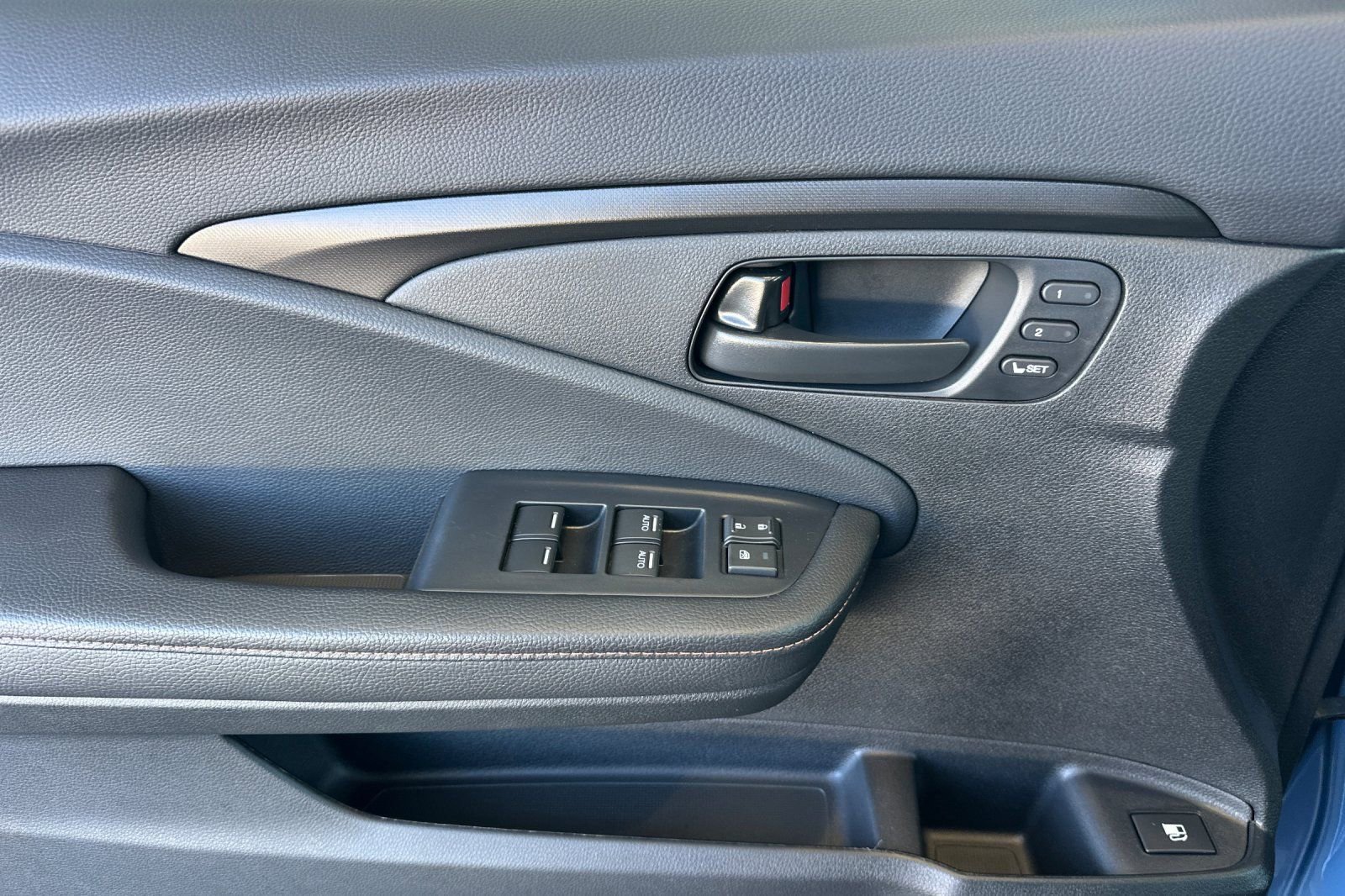 Used 2025 Honda Ridgeline TrailSport image 10