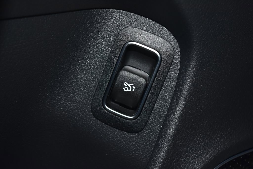 Certified 2025 Mercedes-Benz CLA 250 4MATIC image 7