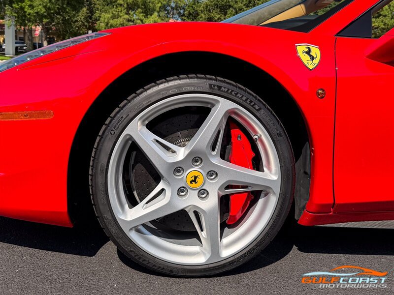 Used 2014 Ferrari 458 Spider RWD image 42