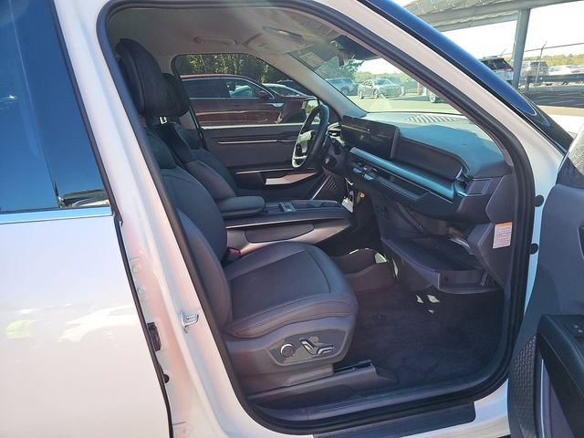 Used 2024 Kia EV9 Light Long Range RWD image 6