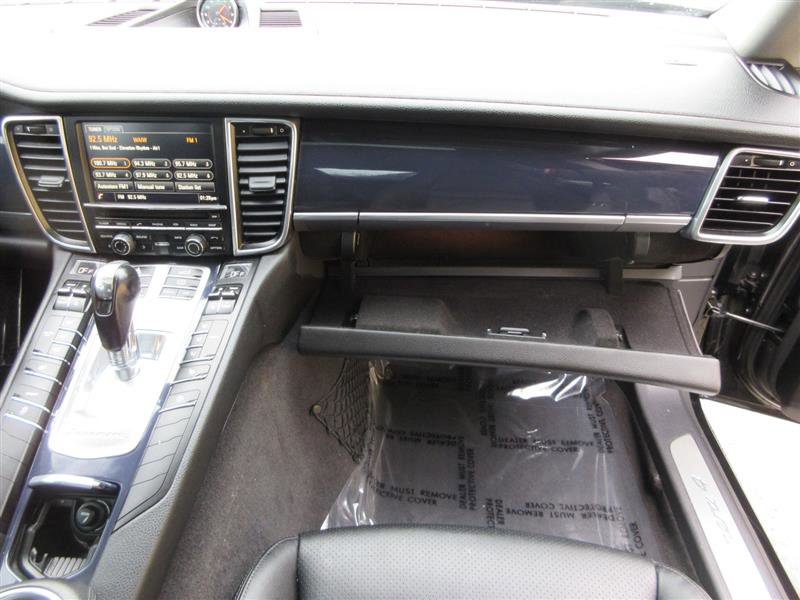 Used 2016 Porsche Panamera 4 image 33