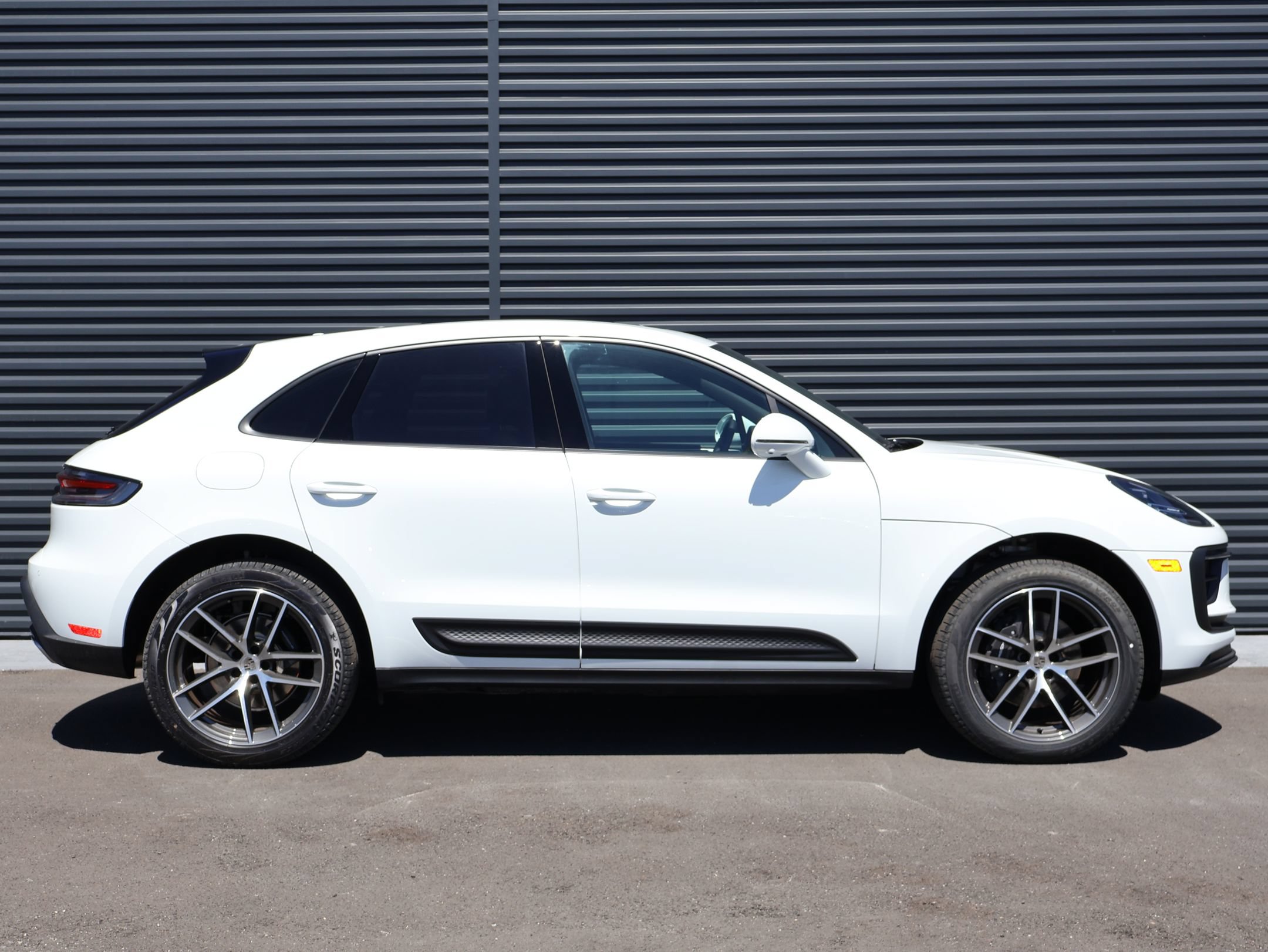 New 2026 Porsche Macan AWD/4WD image 8