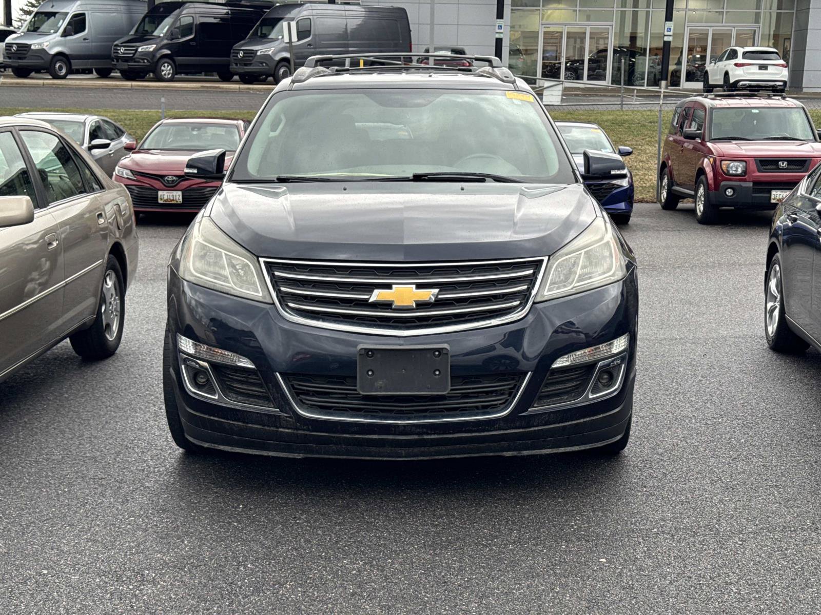 Used 2016 Chevrolet Traverse LT w/ Style and Technology Package image 2
