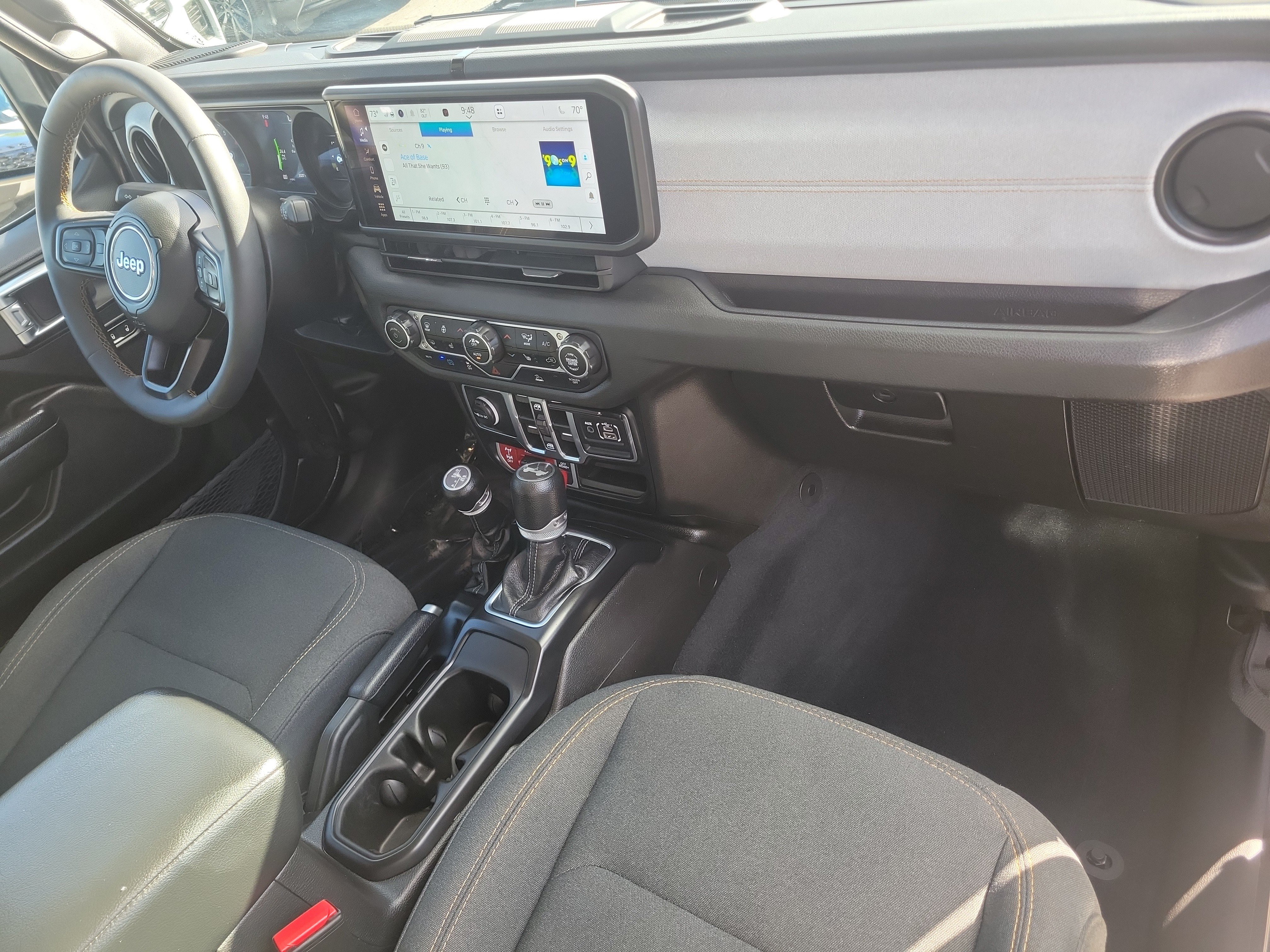 Used 2024 Jeep Wrangler Unlimited AWD/4WD image 17