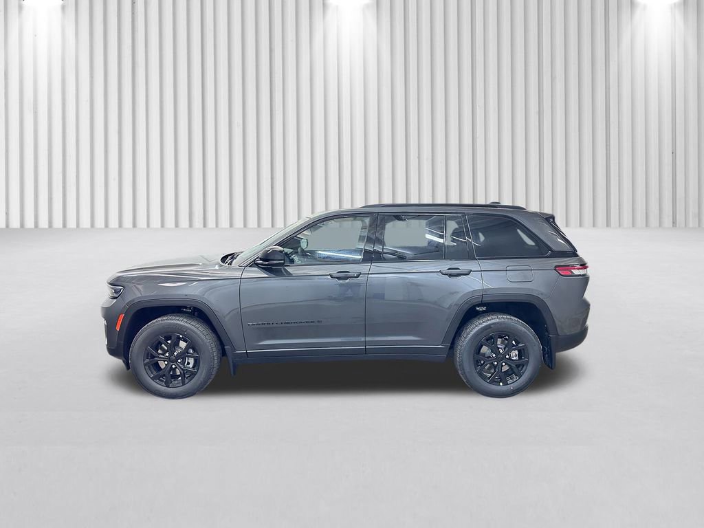 New 2025 Jeep Grand Cherokee Laredo image 8