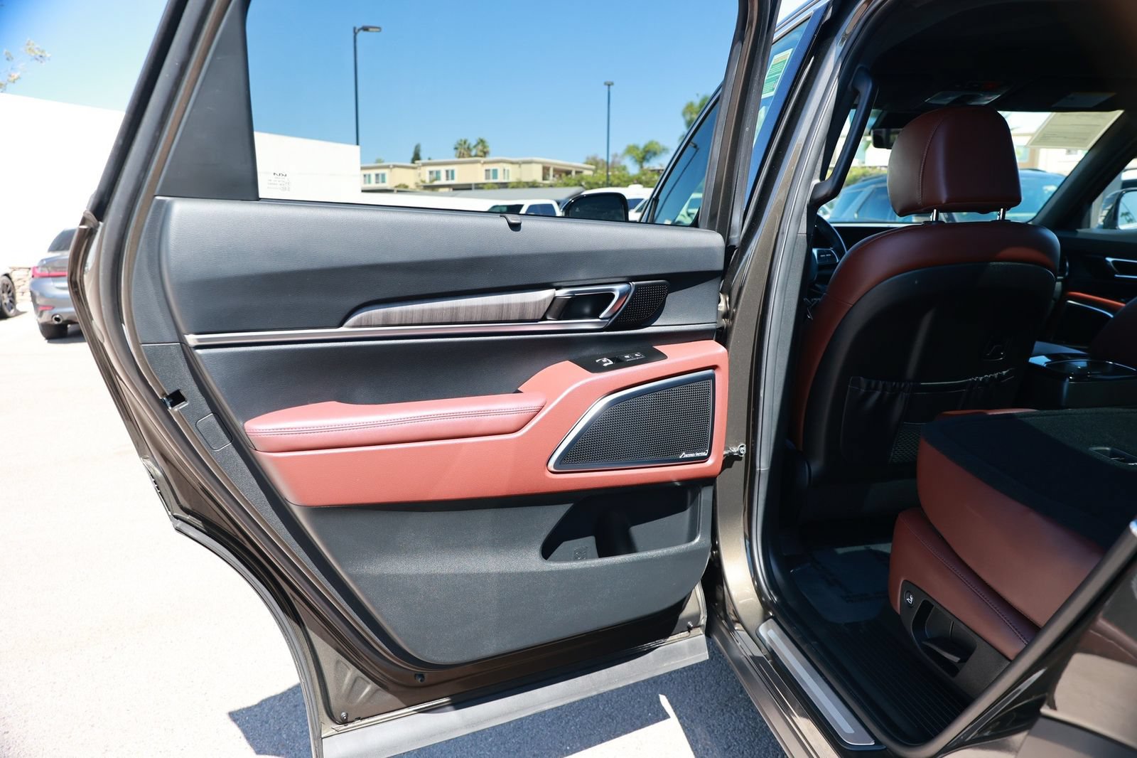Used 2024 Kia Telluride SX Prestige AWD/4WD image 40