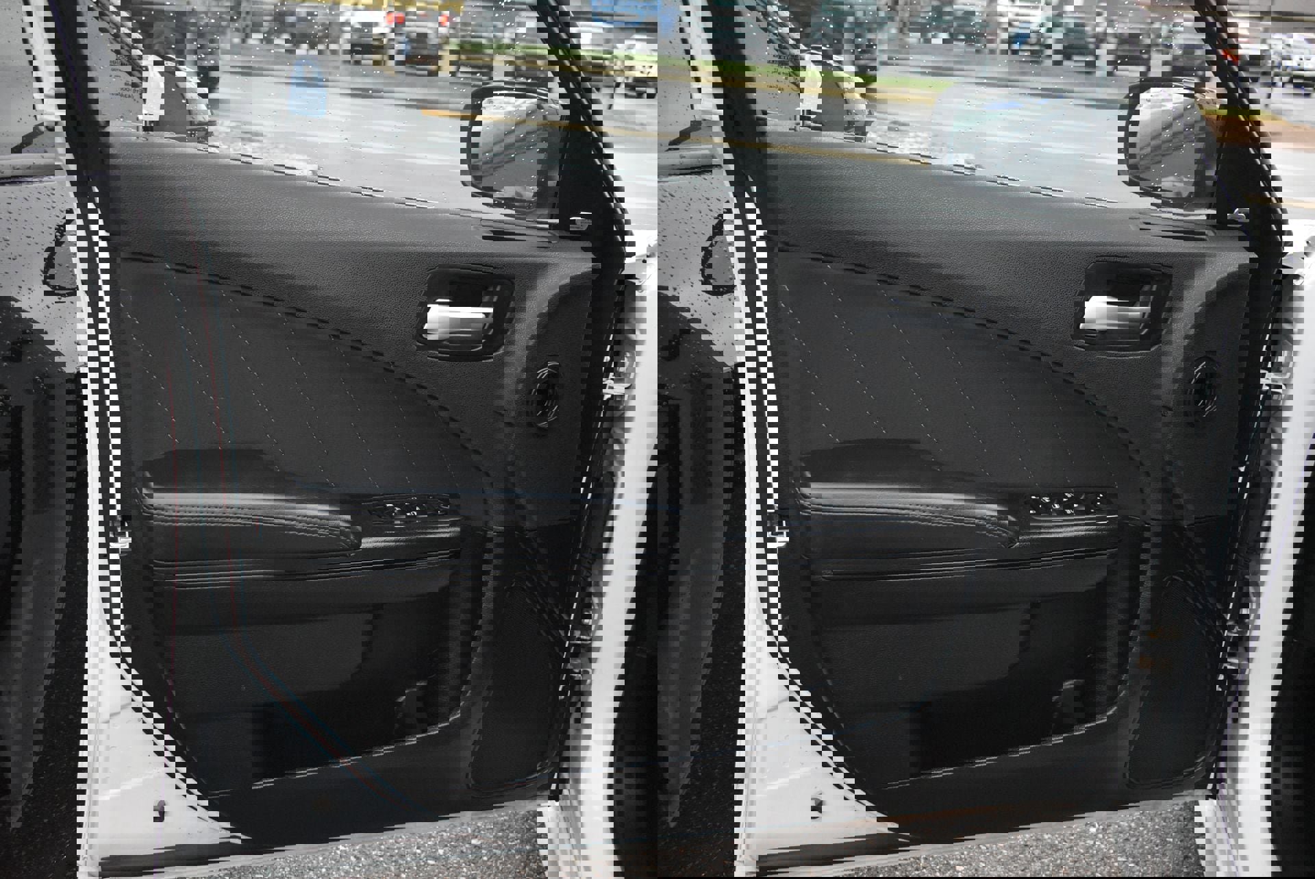 Used 2022 Dodge Charger R/T w/ Blacktop Package image 11