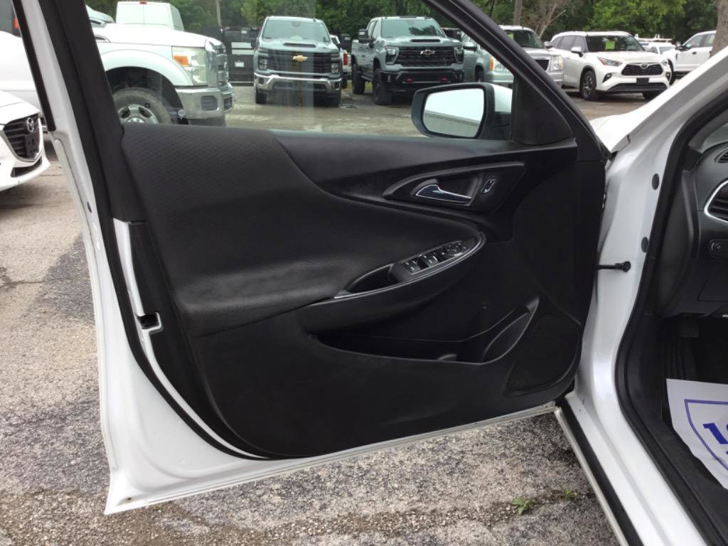 Used 2016 Chevrolet Malibu LT FWD image 17
