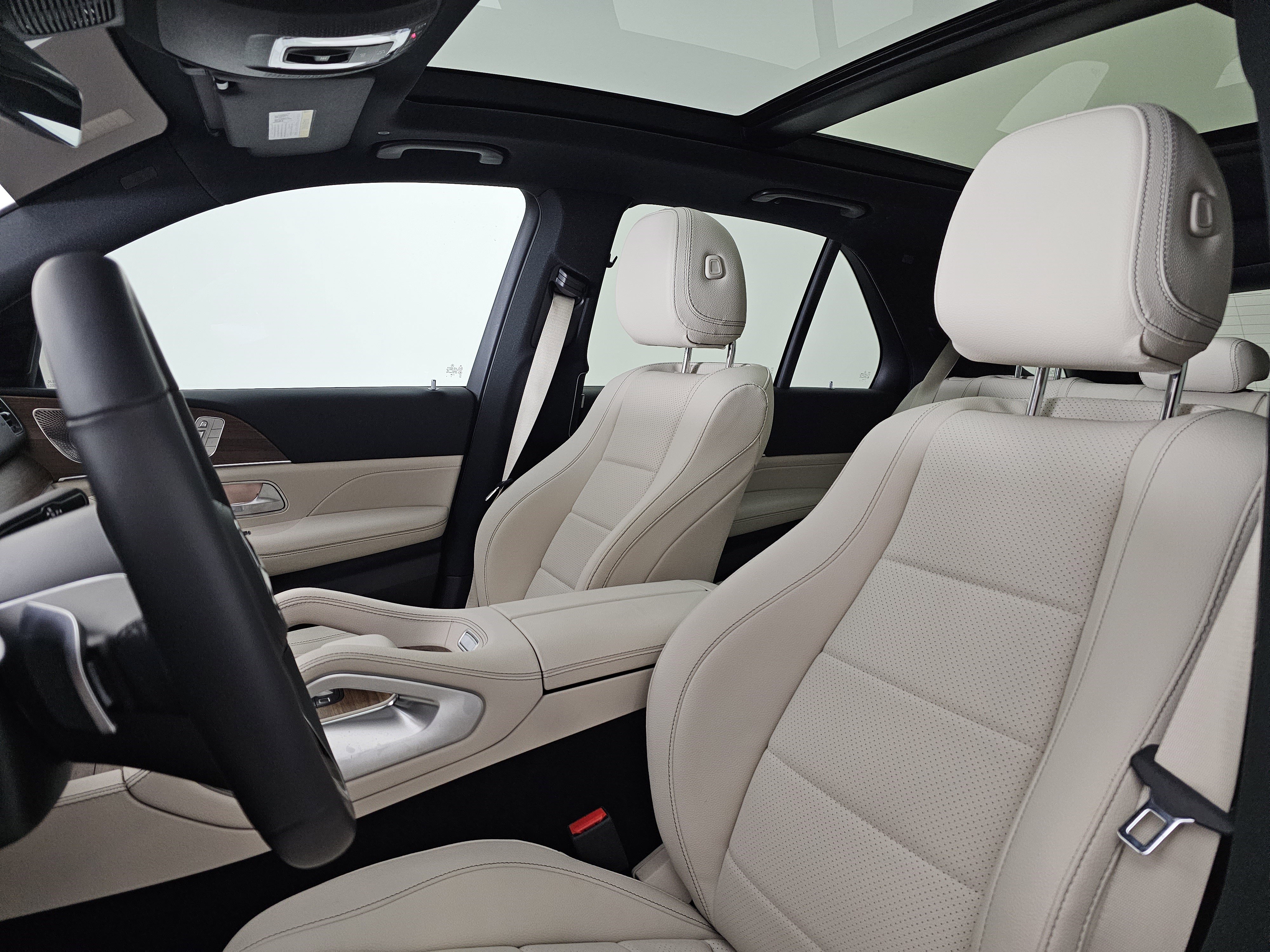 Used 2025 Mercedes-Benz GLE 450e 4MATIC image 9