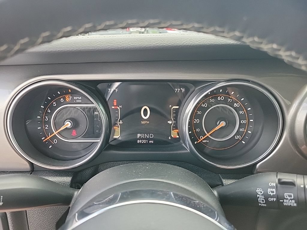 Used 2018 Jeep Wrangler Unlimited Sahara AWD/4WD image 28