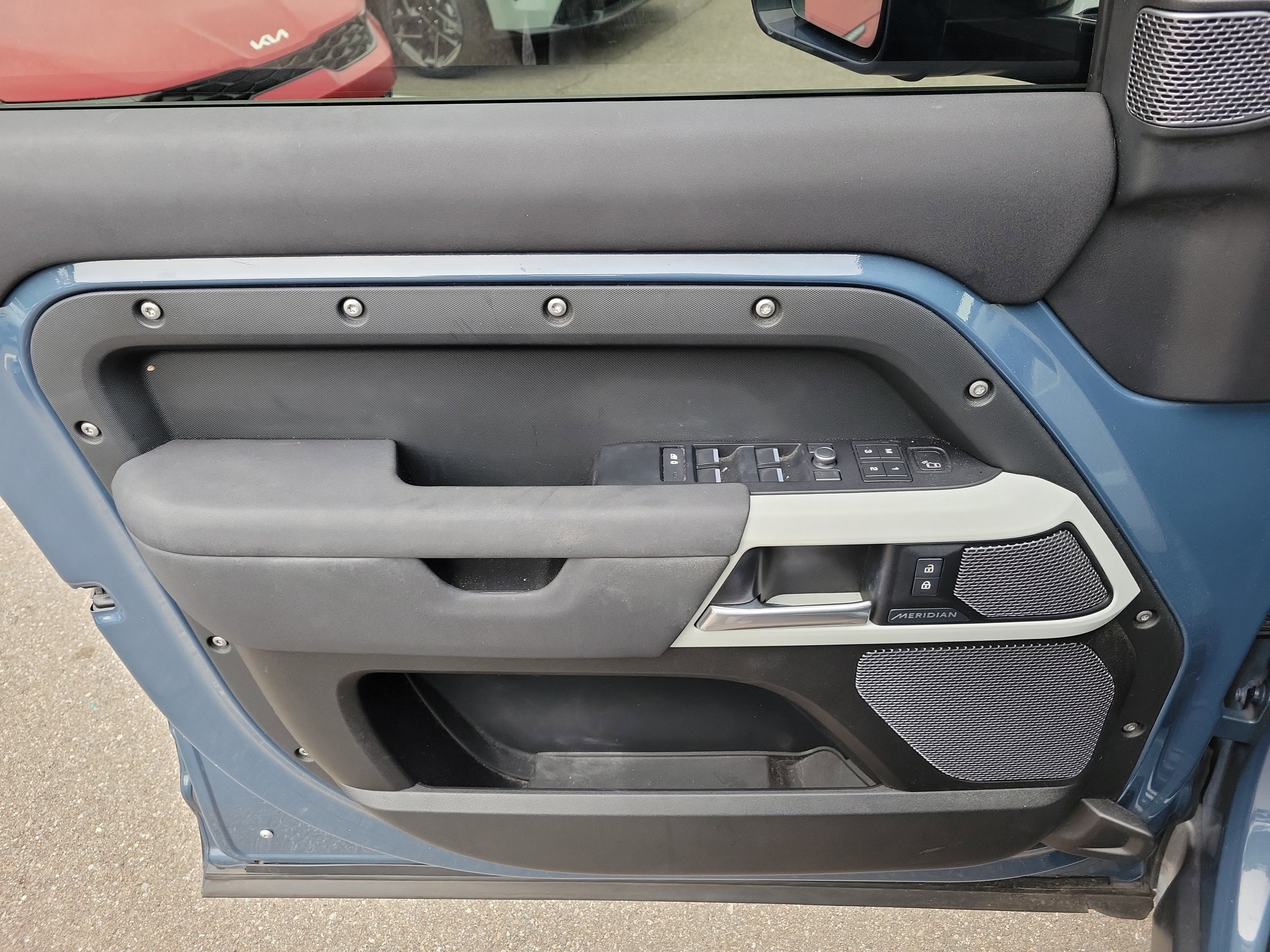 Used 2020 Land Rover Defender 110 SE image 21