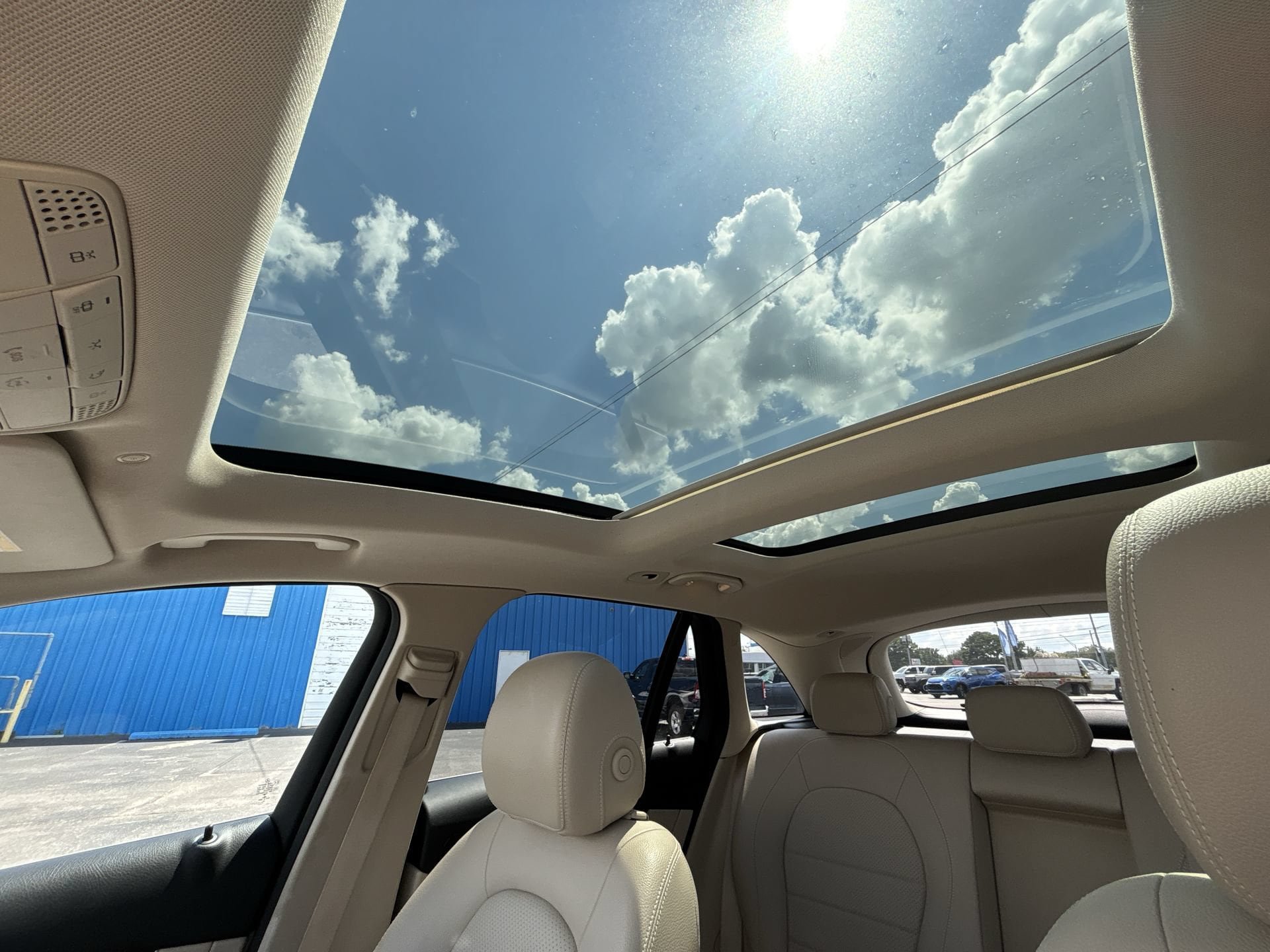 Used 2021 Mercedes-Benz GLC 300 image 2