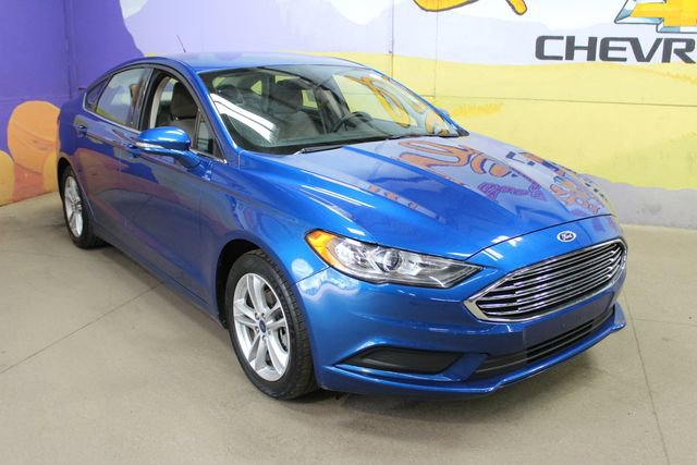 Used 2018 Ford Fusion SE FWD image 2