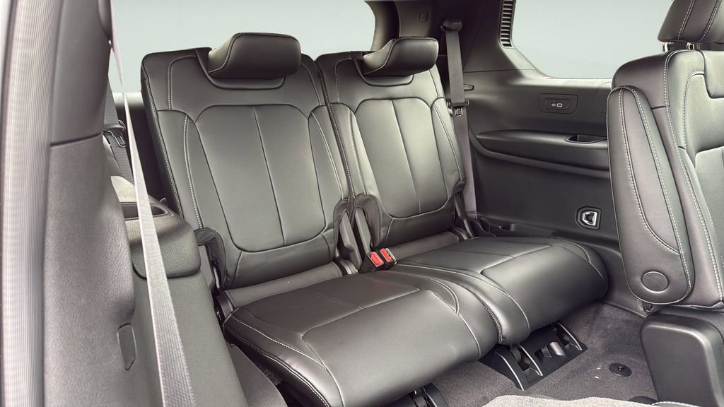 New 2026 Jeep Grand Cherokee L Limited image 13