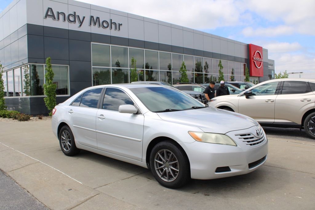 Used 2009 Toyota Camry LE FWD image 1