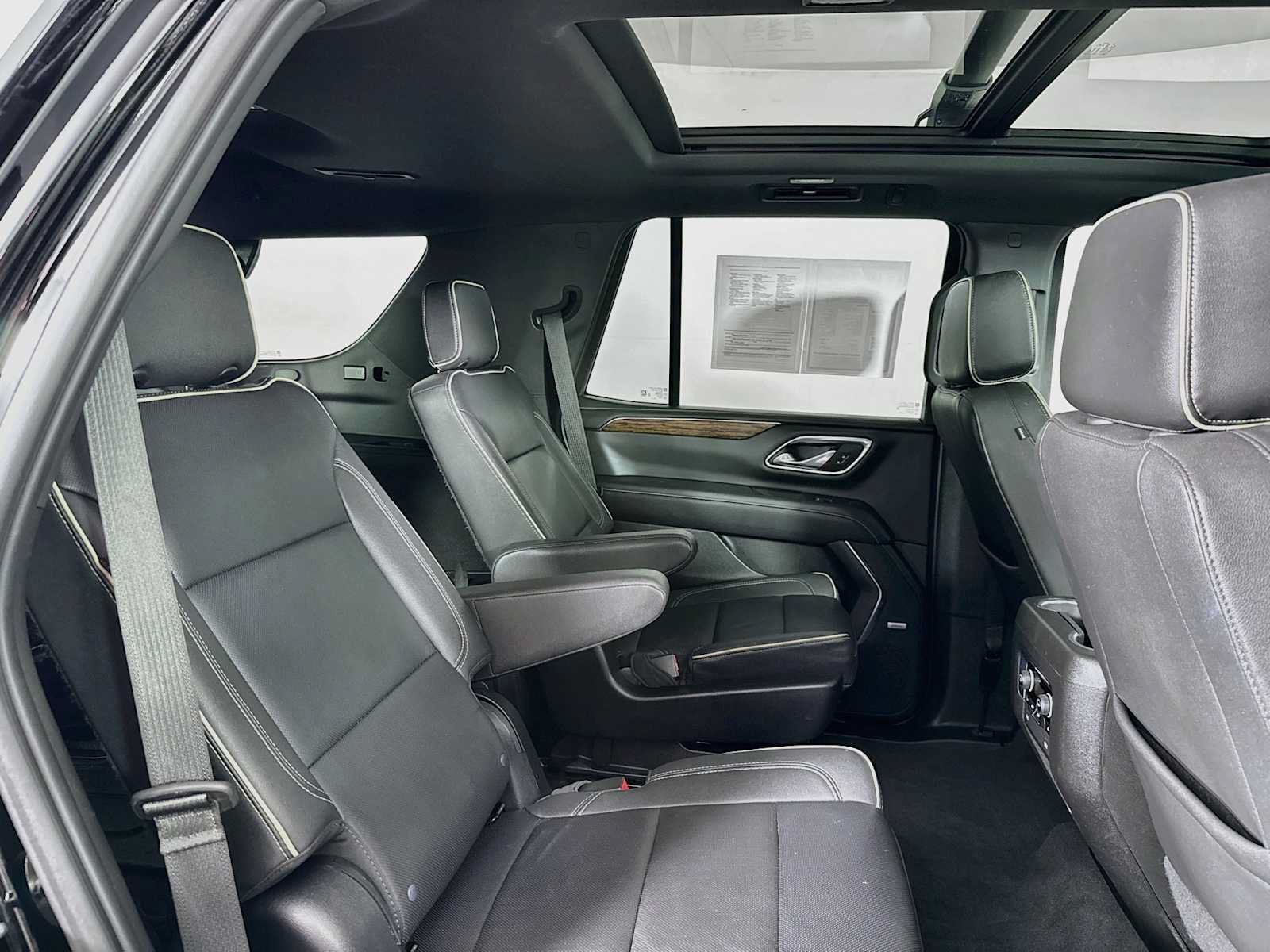 Used 2023 Chevrolet Tahoe Premier w/ Premium Package AWD/4WD image 27