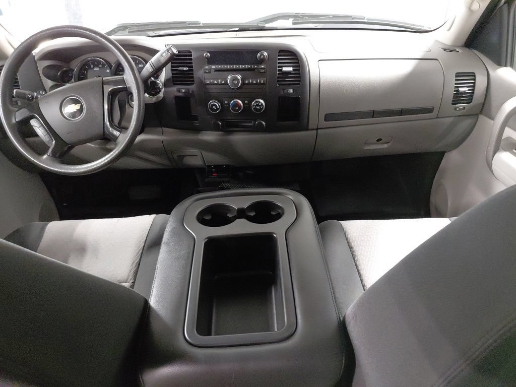 Used 2008 Chevrolet Silverado 2500 W/T AWD/4WD image 3