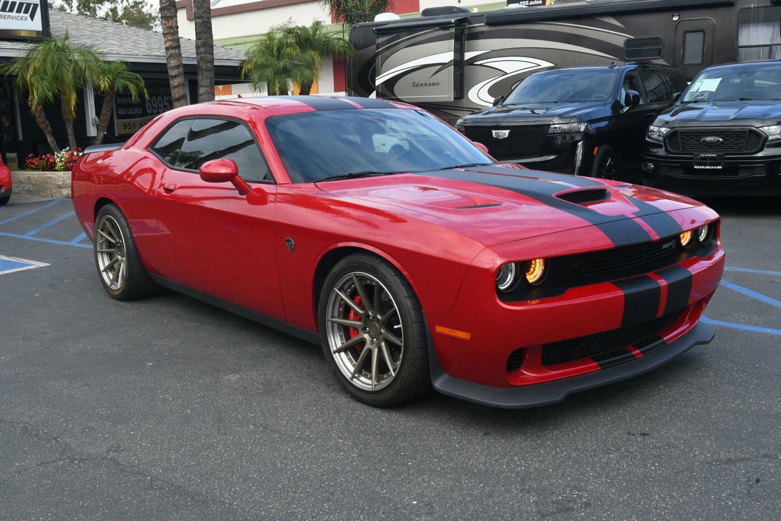 Used 2016 Dodge Challenger SRT Hellcat image 1
