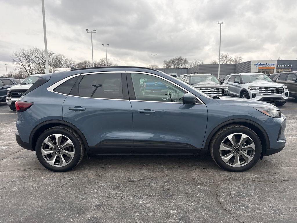 Used 2025 Ford Escape Platinum image 6