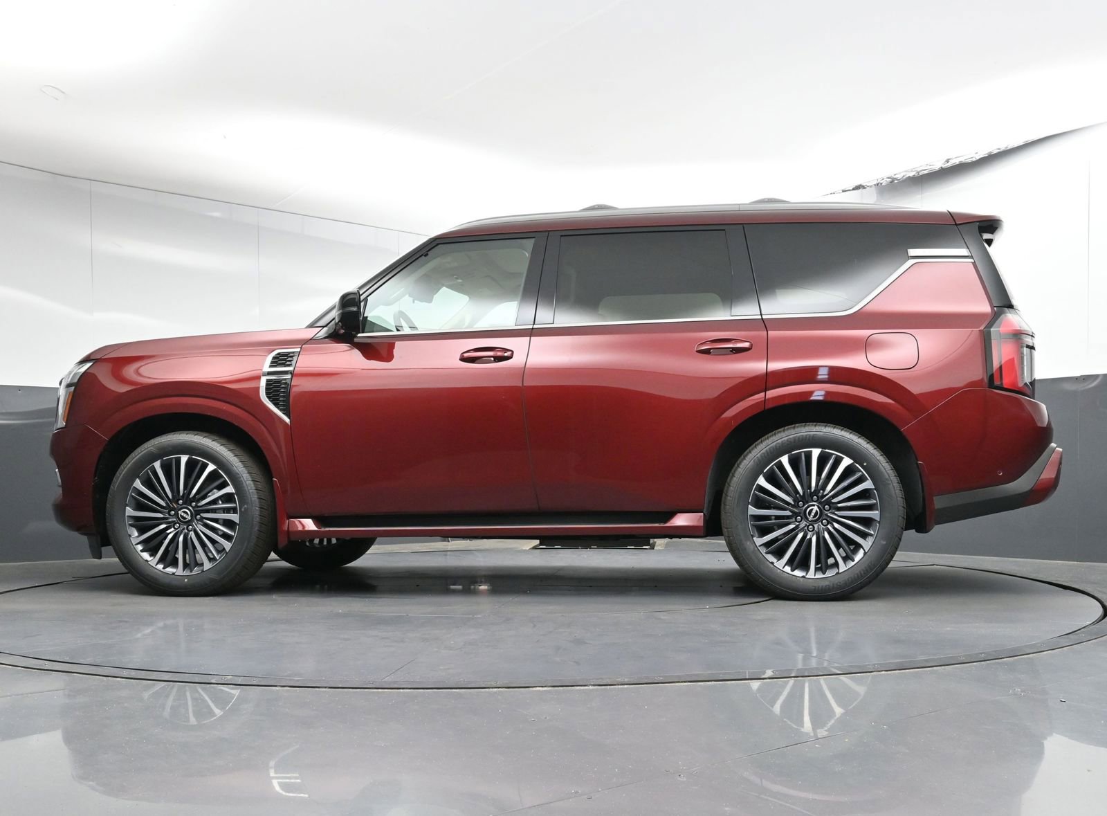 New 2025 Nissan Armada Platinum Reserve w/ Convenience Package RWD image 31