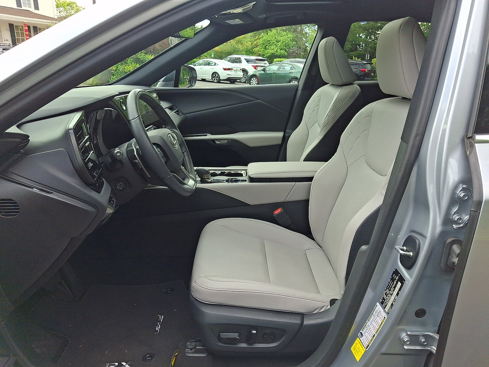 Used 2023 Lexus RX 350 Premium w/ Accessory Package AWD/4WD image 14