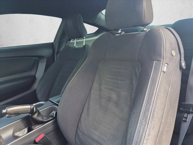 Used 2016 Ford Mustang Coupe RWD image 10