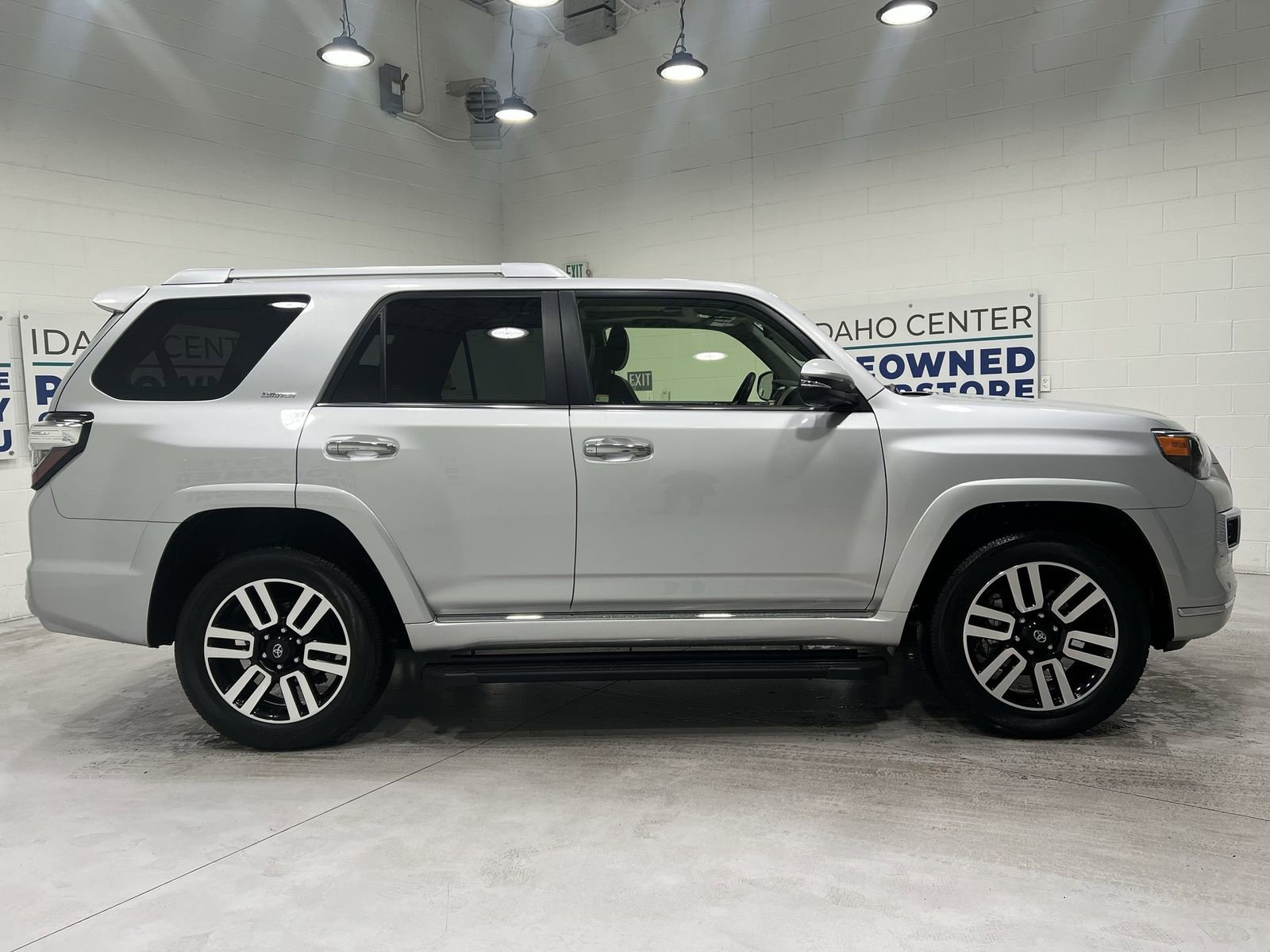Used 2023 Toyota 4Runner Limited image 9