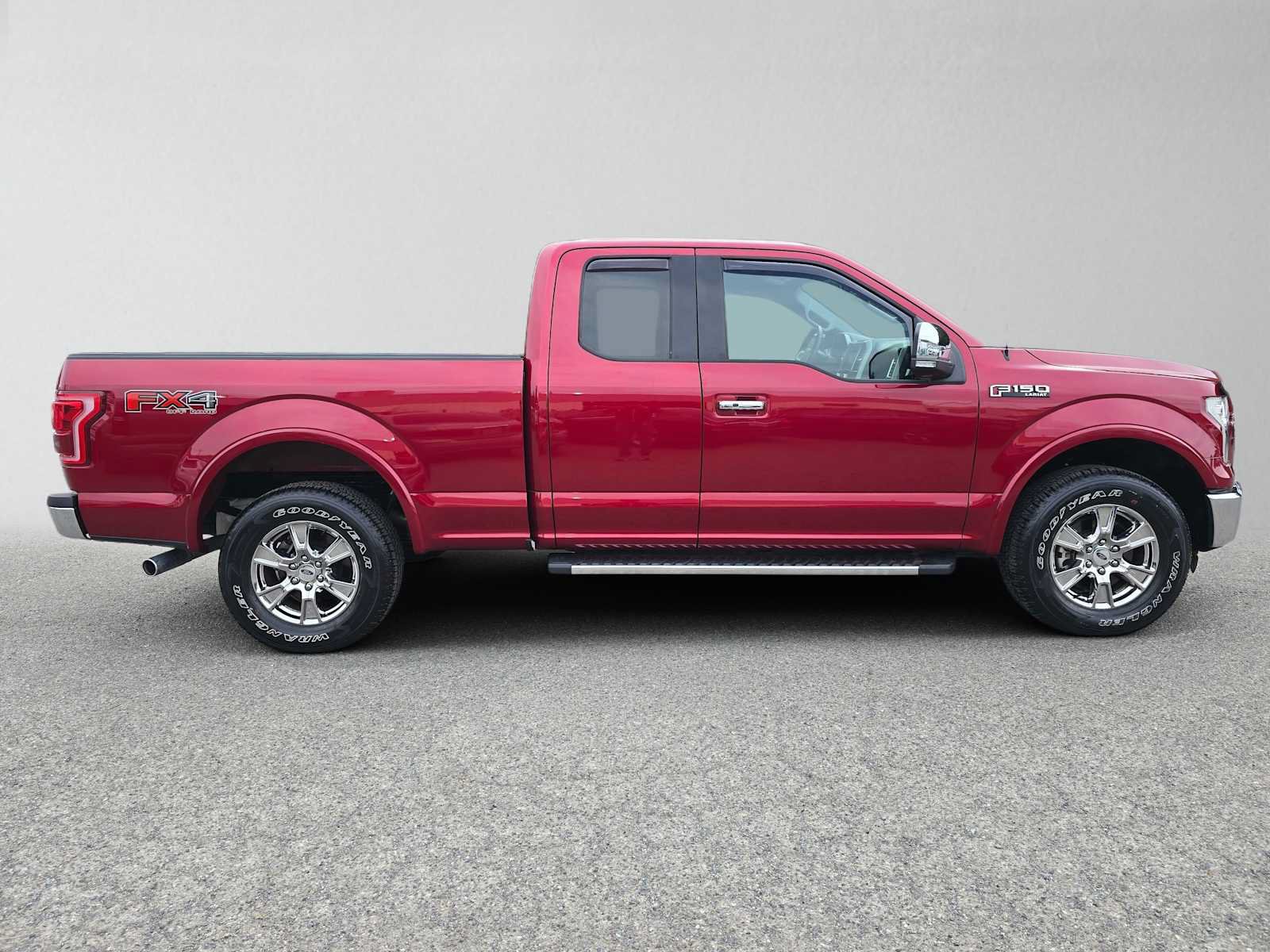 Used 2016 Ford F150 Lariat w/ Equipment Group 502A Luxury AWD/4WD image 2