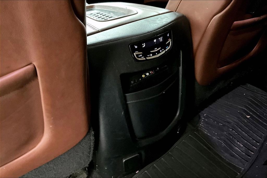 Used 2016 Cadillac Escalade Premium image 31