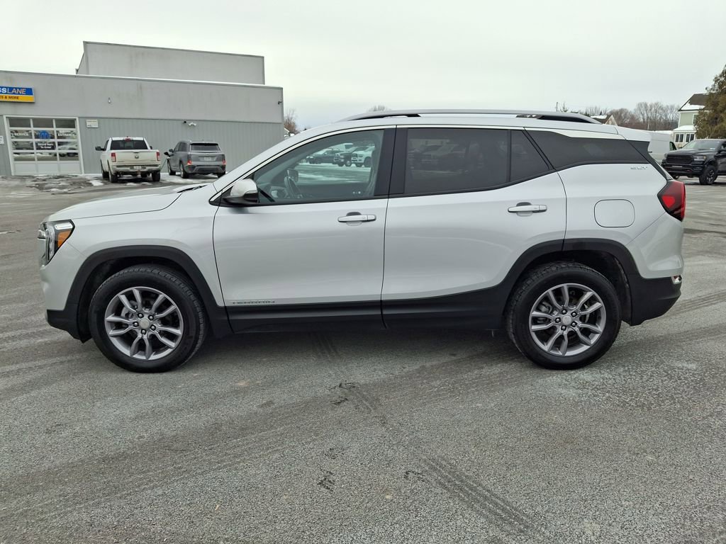 Used 2022 GMC Terrain SLT image 4
