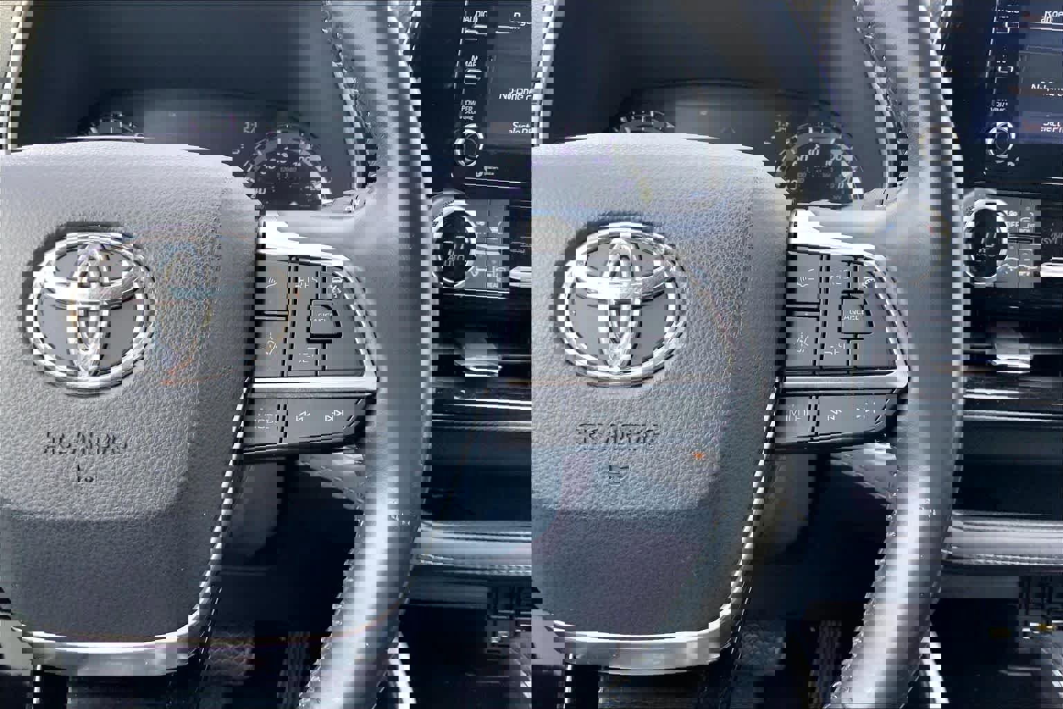 Used 2021 Toyota Highlander XSE image 25