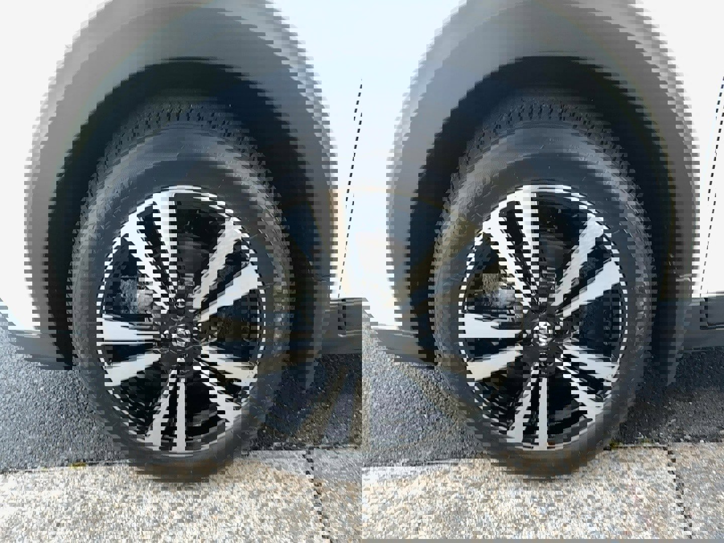 Used 2018 Nissan Kicks SV image 24