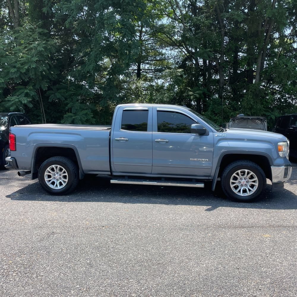 Used 2015 GMC Sierra 1500 SLE w/ SLE Value Package AWD/4WD image 4