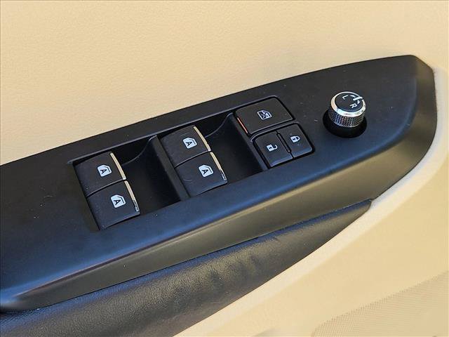 Used 2016 Toyota Highlander Limited w/ Driver Technology Package AWD/4WD image 11