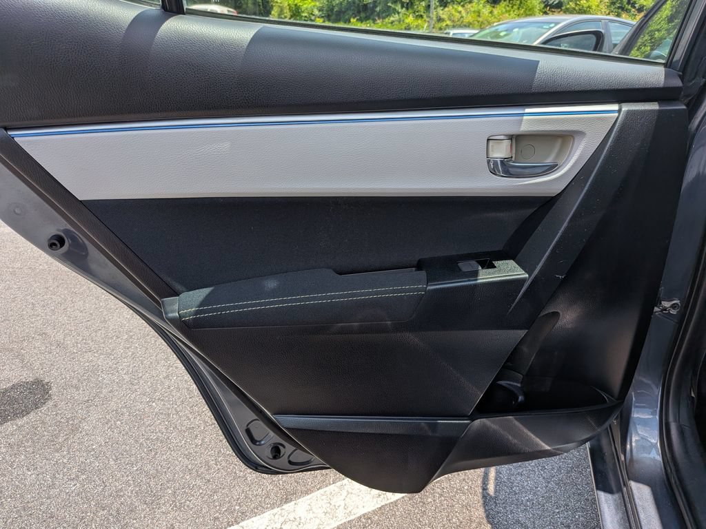 Used 2015 Toyota Corolla LE FWD image 24