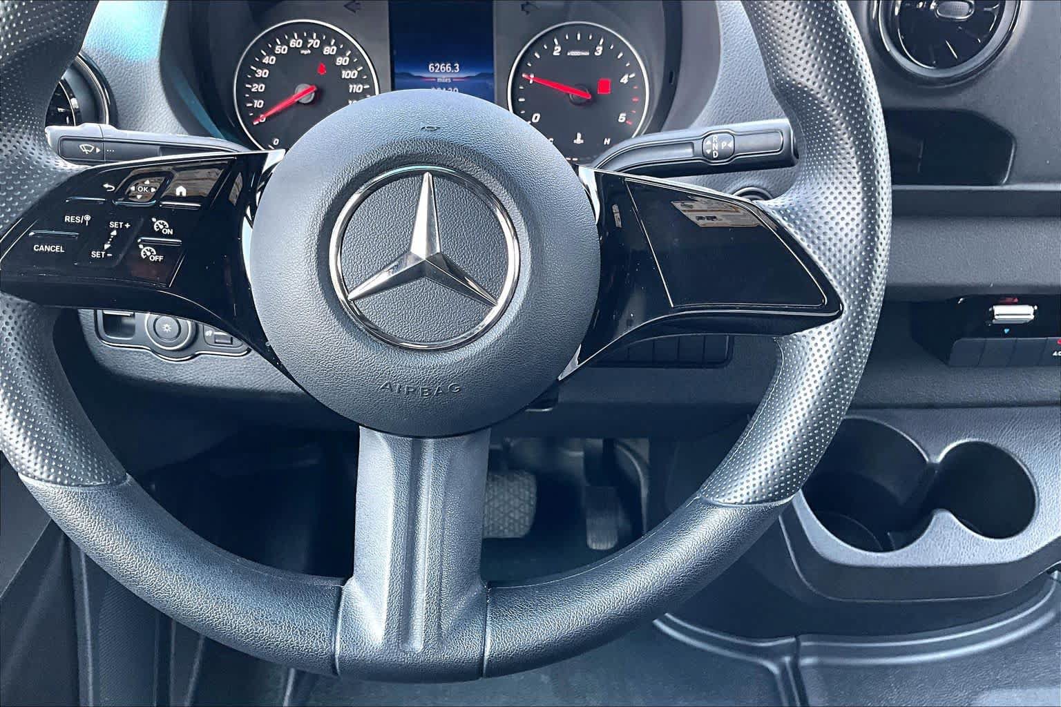Used 2025 Mercedes-Benz Sprinter 2500 image 27